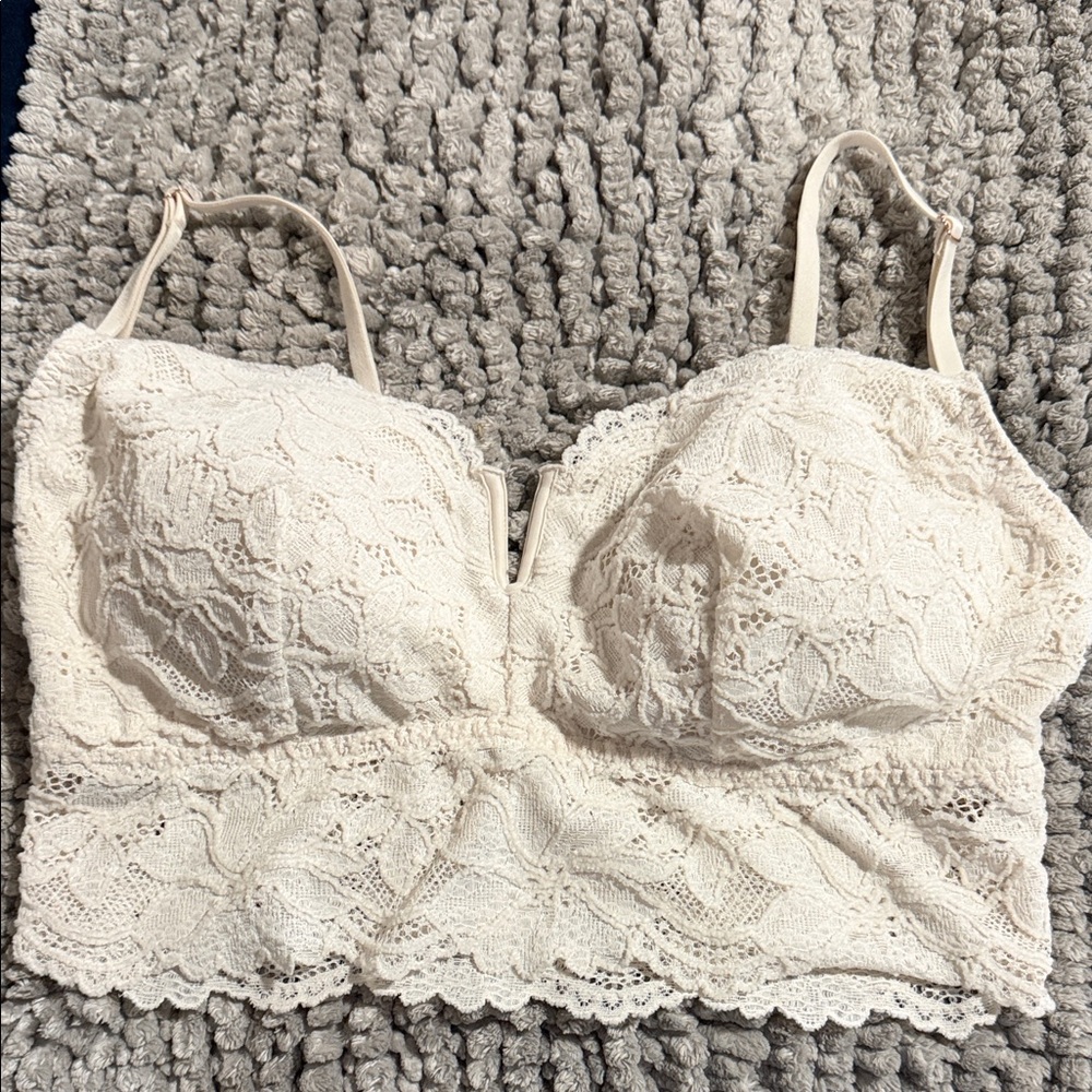 Victoria's Secret Lace Bralette in Cream